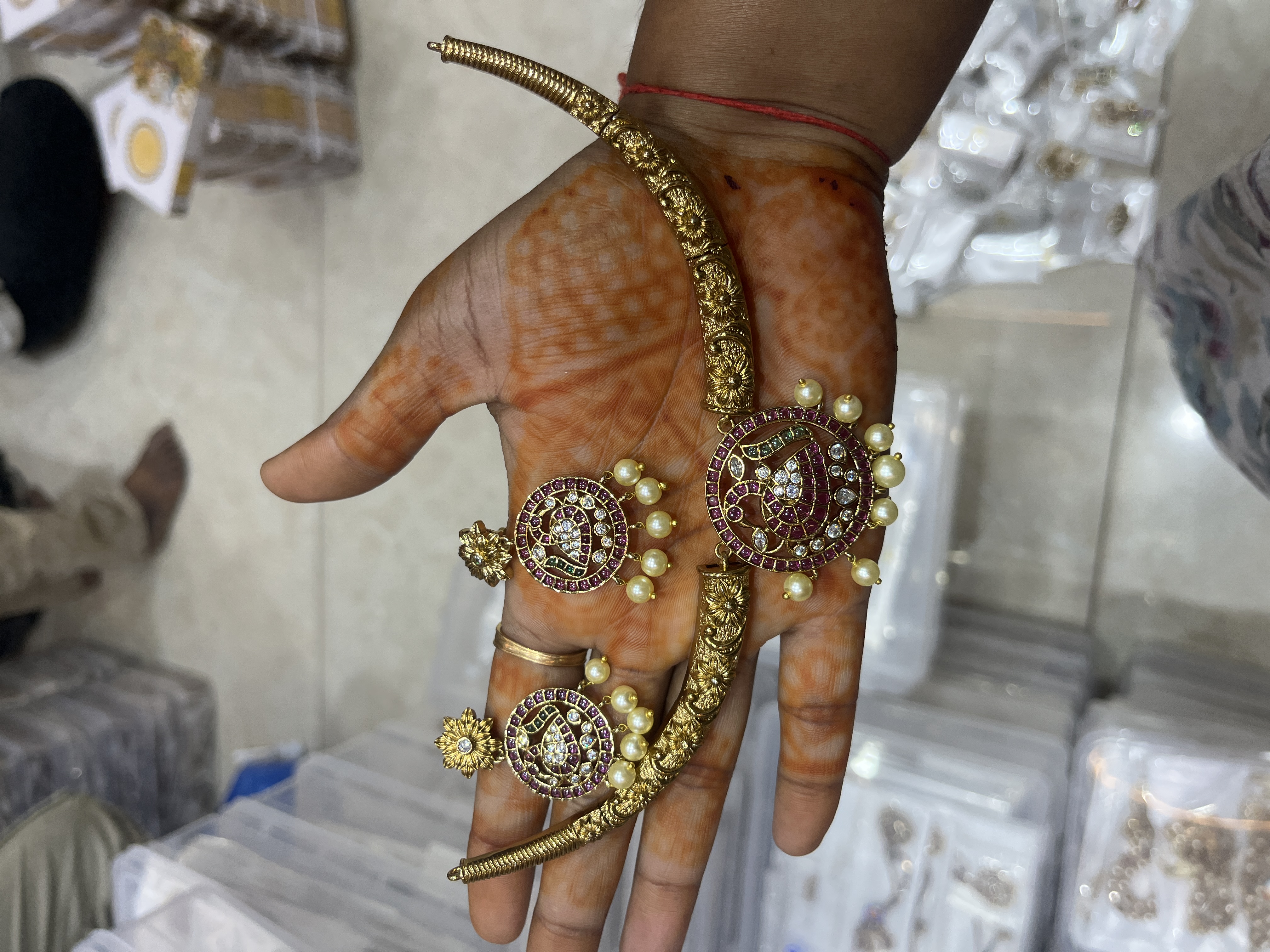 Kanti neckset